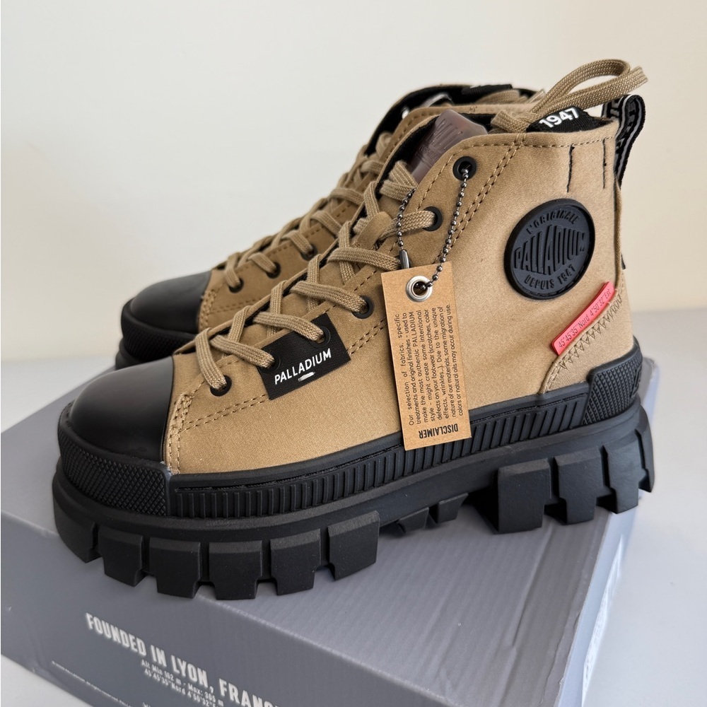 Womens Palladium Revolt Hi TX Platform Boot / olive  / 97242-116-M / Size 6 - Picture 2 of 7